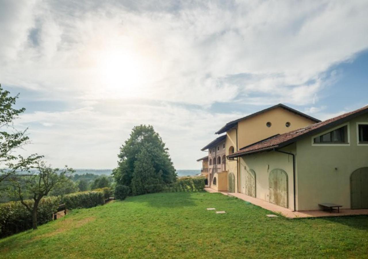 Апартаменты Charming Loft Golf Club Barolo Новелло Экстерьер фото